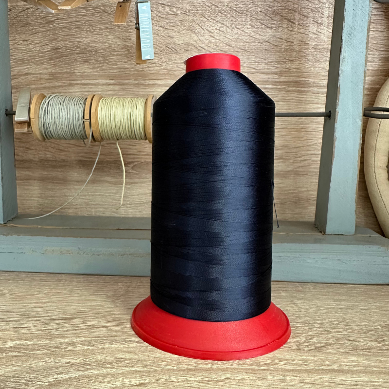 Linha de Polyester alta tenacidade ETQ.60 - 5000m Cor: Azul Marinho