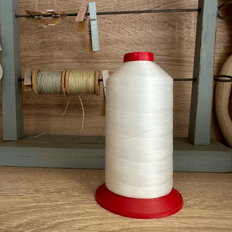 Linha de Polyester alta tenacidade ETQ.60 - 5000m Cor: Crú